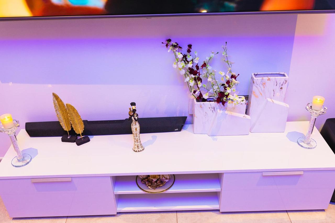 Piano And Gold At The Signature, Tetteh Quarshie Άκρα Εξωτερικό φωτογραφία